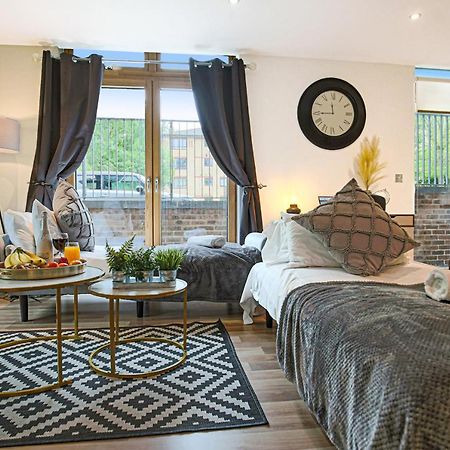 Campbell Park Apartment - City Centre - Free Parking, Balcony, Super-Fast Wifi And Smart Tv With Netflix By Yoko Property Milton Keynes Dış mekan fotoğraf