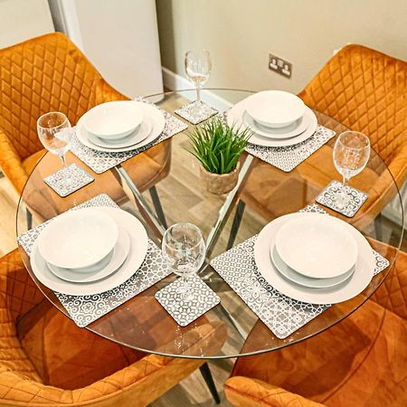 Campbell Park Apartment - City Centre - Free Parking, Balcony, Super-Fast Wifi And Smart Tv With Netflix By Yoko Property Milton Keynes Dış mekan fotoğraf
