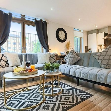 Campbell Park Apartment - City Centre - Free Parking, Balcony, Super-Fast Wifi And Smart Tv With Netflix By Yoko Property Milton Keynes Dış mekan fotoğraf