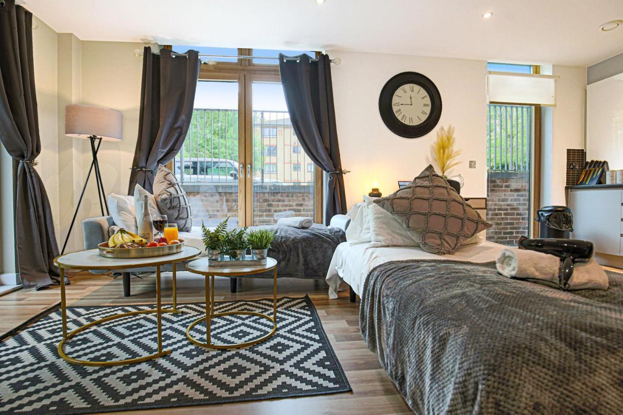 Campbell Park Apartment - City Centre - Free Parking, Balcony, Super-Fast Wifi And Smart Tv With Netflix By Yoko Property Milton Keynes Dış mekan fotoğraf