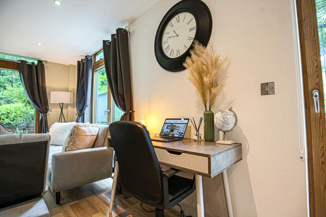 Campbell Park Apartment - City Centre - Free Parking, Balcony, Super-Fast Wifi And Smart Tv With Netflix By Yoko Property Milton Keynes Dış mekan fotoğraf