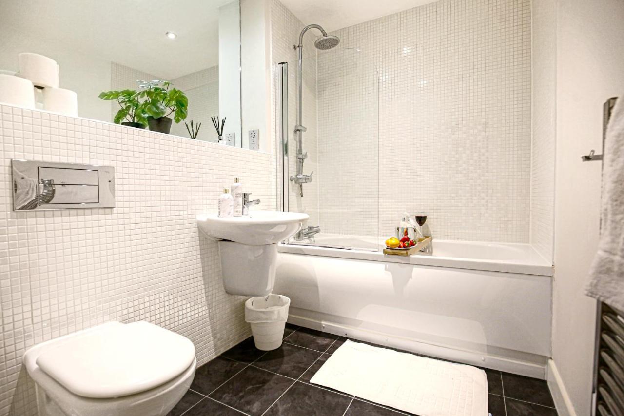 Campbell Park Apartment - City Centre - Free Parking, Balcony, Super-Fast Wifi And Smart Tv With Netflix By Yoko Property Milton Keynes Dış mekan fotoğraf