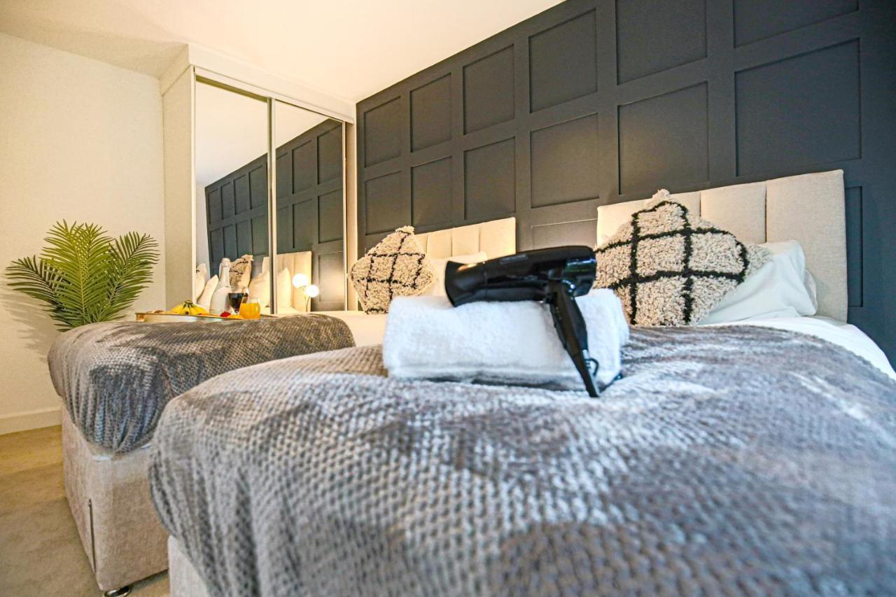 Campbell Park Apartment - City Centre - Free Parking, Balcony, Super-Fast Wifi And Smart Tv With Netflix By Yoko Property Milton Keynes Dış mekan fotoğraf